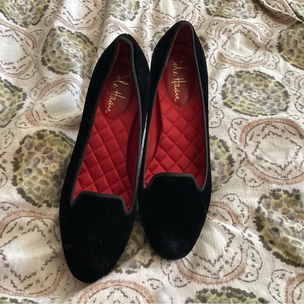 Gorgeous black velvet Cole Han heels
